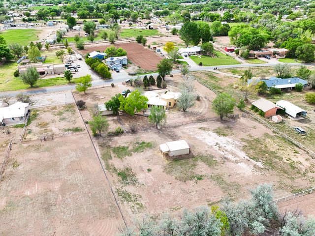9 Blackberry Lane, Los Lunas, NM 87031