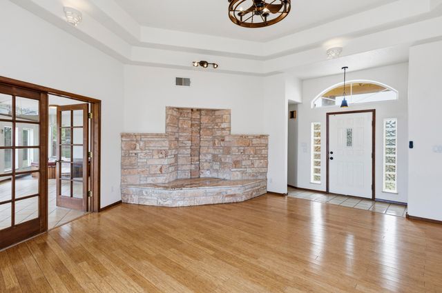 9 Blackberry Lane, Los Lunas, NM 87031