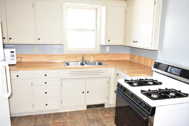 1404 2nd Avenue N, Moorhead, MN 56560