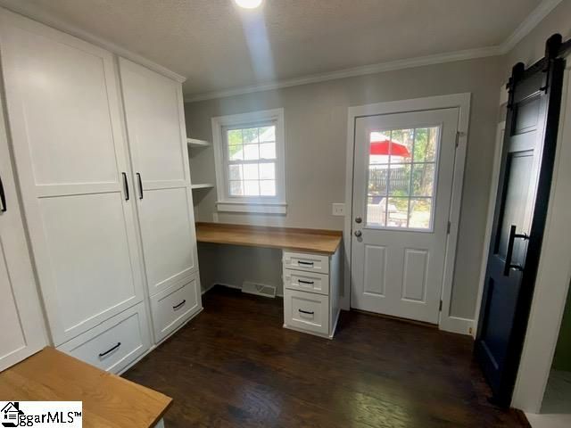 8 Lester Avenue, Greenville, SC 29617