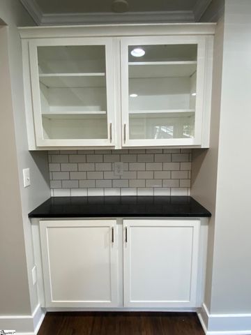 8 Lester Avenue, Greenville, SC 29617