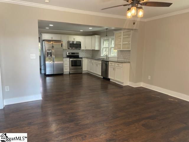 8 Lester Avenue, Greenville, SC 29617