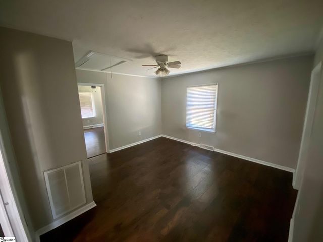 8 Lester Avenue, Greenville, SC 29617