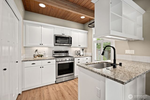 30913 6th Lane SW, Federal Way, WA 98023