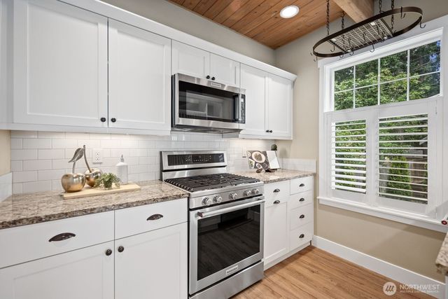 30913 6th Lane SW, Federal Way, WA 98023