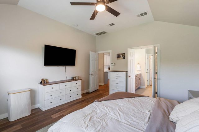 113 Hanstrom DR, Hutto, TX 78634