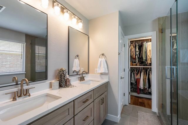 113 Hanstrom DR, Hutto, TX 78634