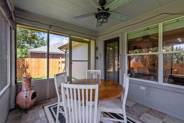 113 Hanstrom DR, Hutto, TX 78634