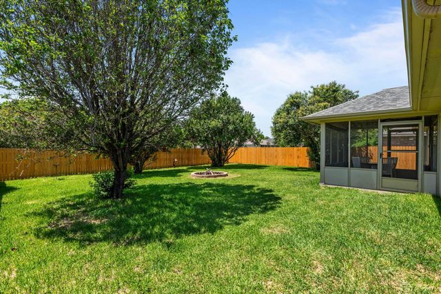 113 Hanstrom DR, Hutto, TX 78634