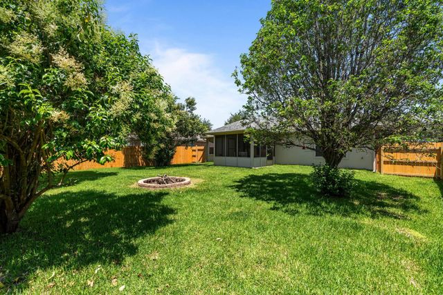 113 Hanstrom DR, Hutto, TX 78634