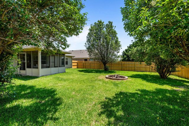 113 Hanstrom DR, Hutto, TX 78634