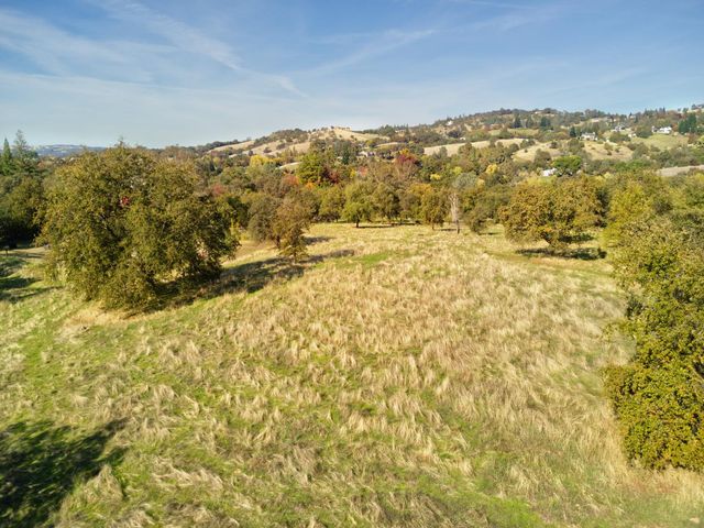 8436 Wise Rd, Auburn, CA 95603