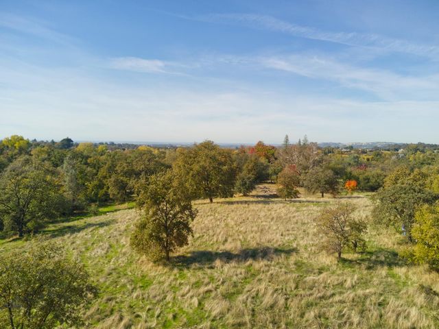 8436 Wise Rd, Auburn, CA 95603