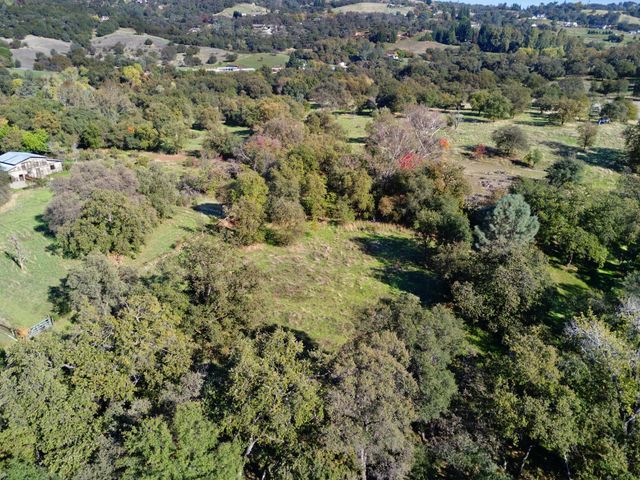 8436 Wise Rd, Auburn, CA 95603
