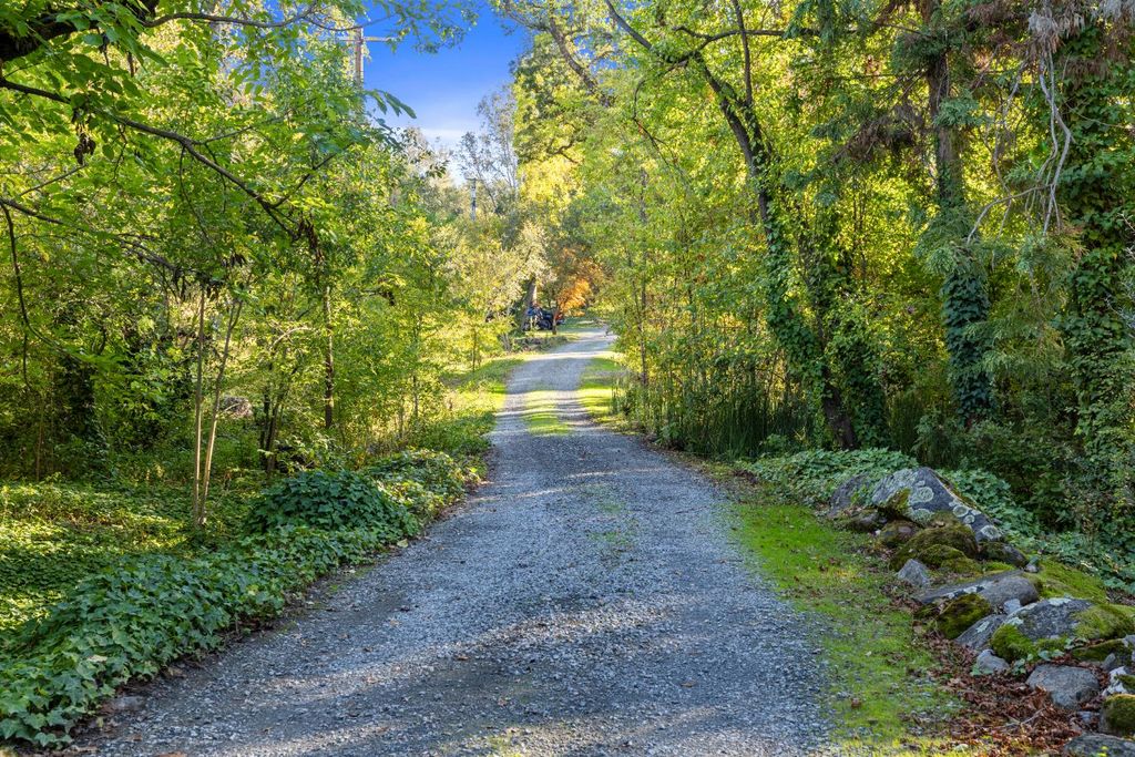 8436 Wise Rd, Auburn, CA 95603