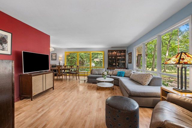 2532 SHERIDAN DRIVE, Green Bay, WI 54302