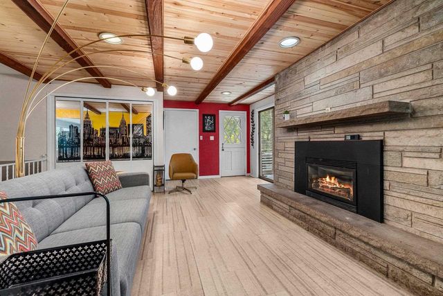 2532 SHERIDAN DRIVE, Green Bay, WI 54302