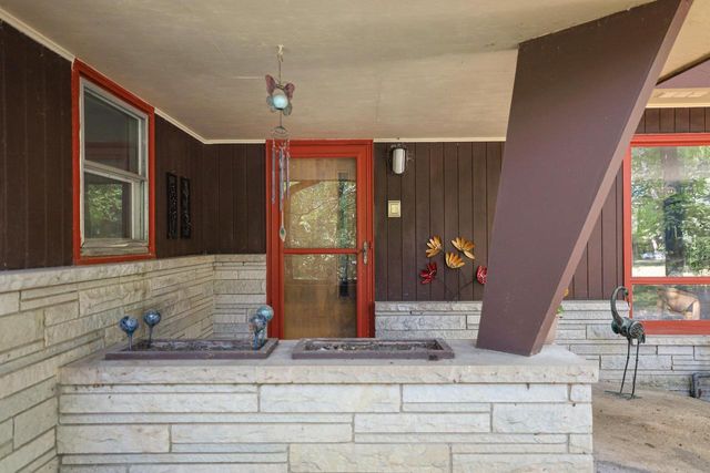 2532 SHERIDAN DRIVE, Green Bay, WI 54302