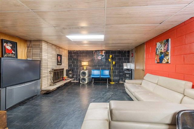 2532 SHERIDAN DRIVE, Green Bay, WI 54302