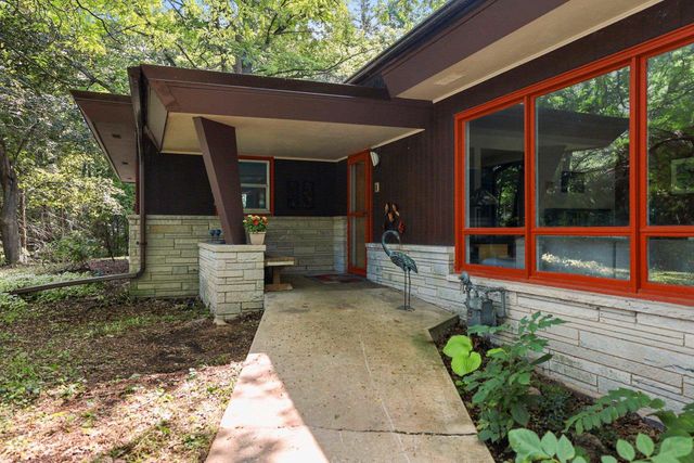 2532 SHERIDAN DRIVE, Green Bay, WI 54302