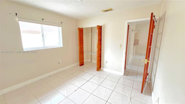2220 W 74th St 201-16, Hialeah, FL 33016