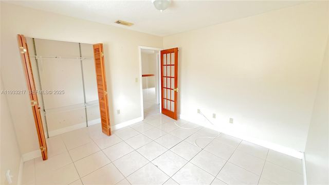 2220 W 74th St 201-16, Hialeah, FL 33016