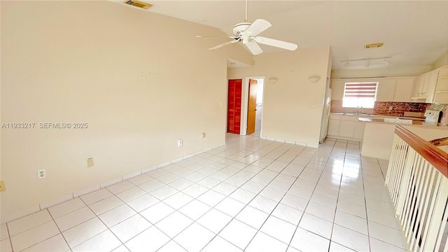 2220 W 74th St 201-16, Hialeah, FL 33016