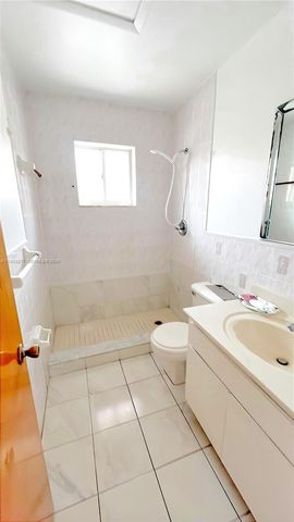 2220 W 74th St 201-16, Hialeah, FL 33016