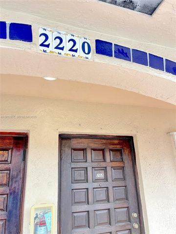 2220 W 74th St 201-16, Hialeah, FL 33016