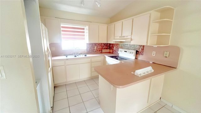 2220 W 74th St 201-16, Hialeah, FL 33016