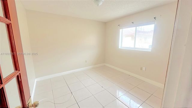 2220 W 74th St 201-16, Hialeah, FL 33016