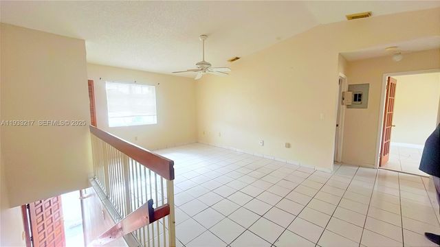2220 W 74th St 201-16, Hialeah, FL 33016