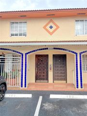 2220 W 74th St 201-16, Hialeah, FL 33016