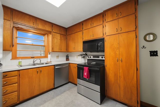 1720 Lewis Ave, Salina, KS 67401