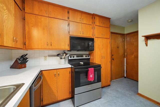 1720 Lewis Ave, Salina, KS 67401
