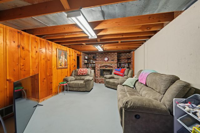 1720 Lewis Ave, Salina, KS 67401
