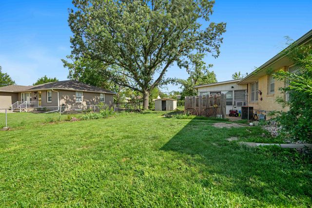1720 Lewis Ave, Salina, KS 67401