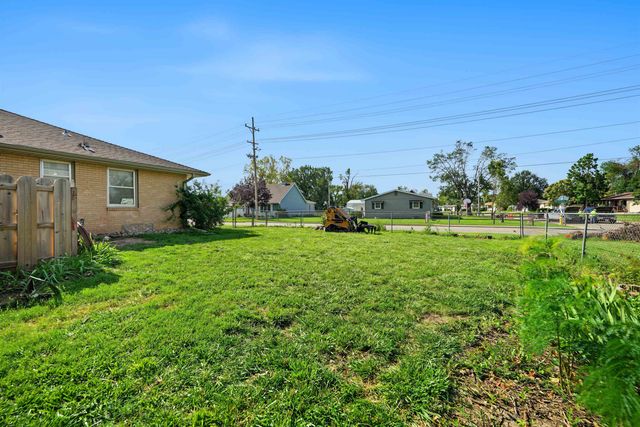 1720 Lewis Ave, Salina, KS 67401