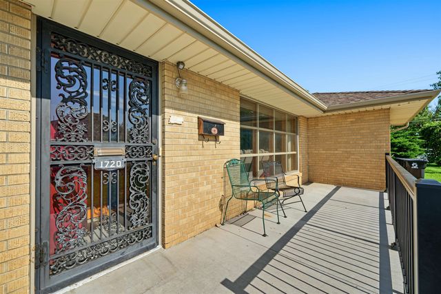 1720 Lewis Ave, Salina, KS 67401