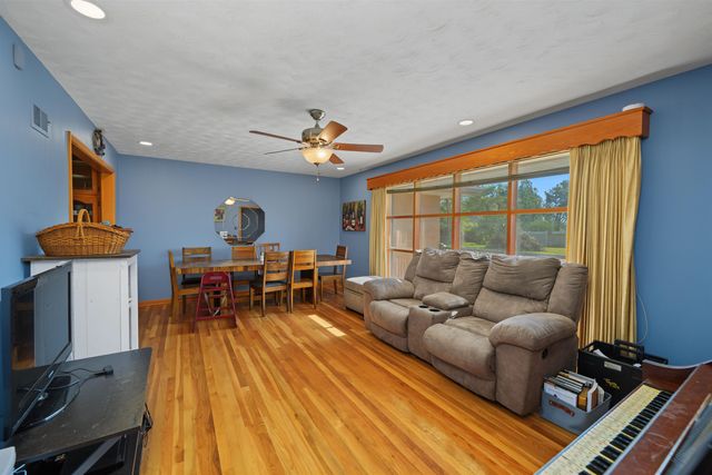 1720 Lewis Ave, Salina, KS 67401