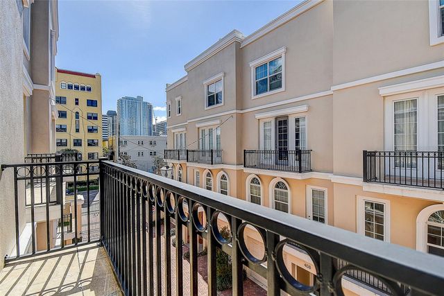 411 REGENT LANE N, St Petersburg, FL 33701