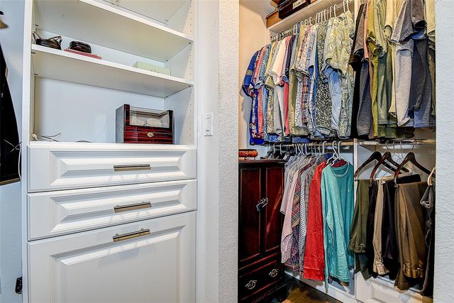 411 REGENT LANE N, St Petersburg, FL 33701