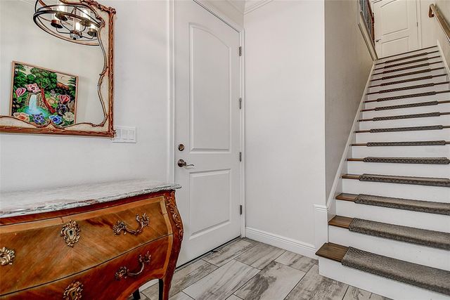 411 REGENT LANE N, St Petersburg, FL 33701