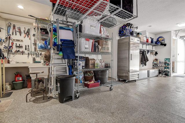 411 REGENT LANE N, St Petersburg, FL 33701