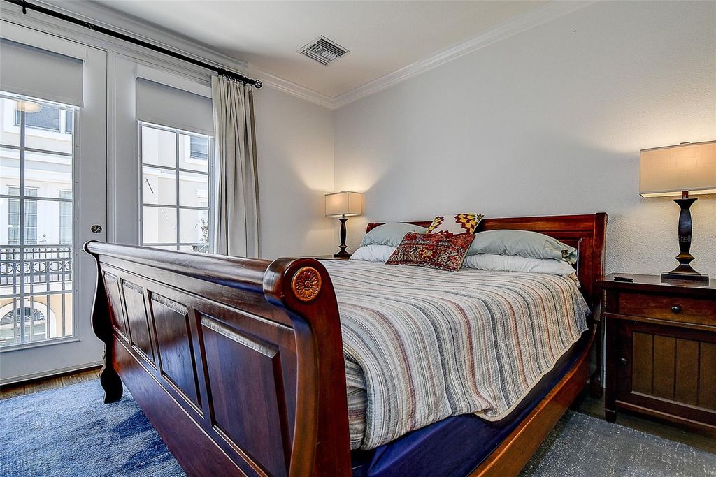 Image 18 of property listing at 411 REGENT LANE N, St Petersburg, FL 33701