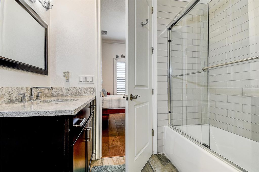 Image 28 of property listing at 411 REGENT LANE N, St Petersburg, FL 33701