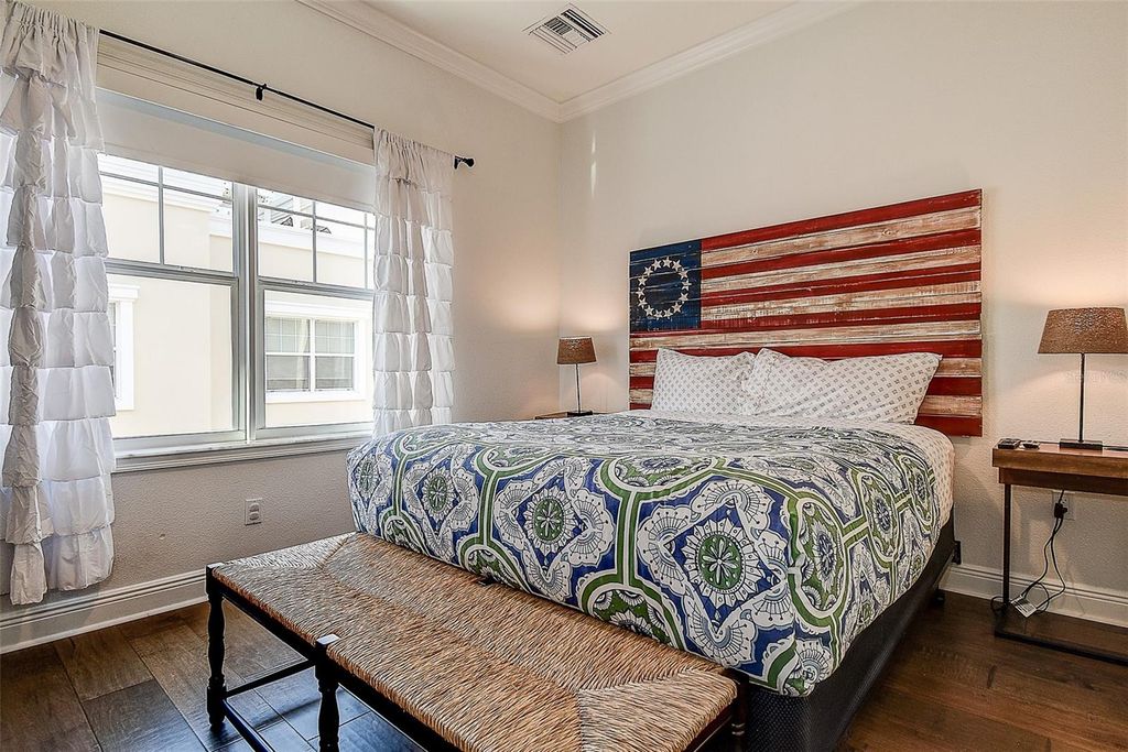 Image 30 of property listing at 411 REGENT LANE N, St Petersburg, FL 33701