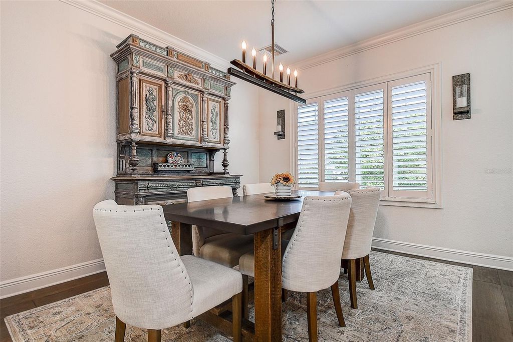 Image 10 of property listing at 411 REGENT LANE N, St Petersburg, FL 33701