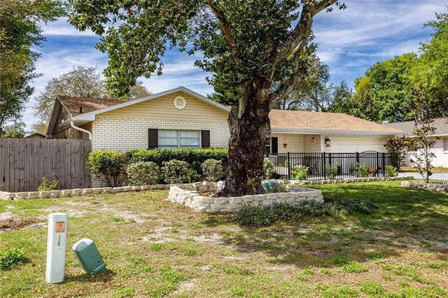 3430 LAUREL DRIVE, Mount Dora, FL 32757