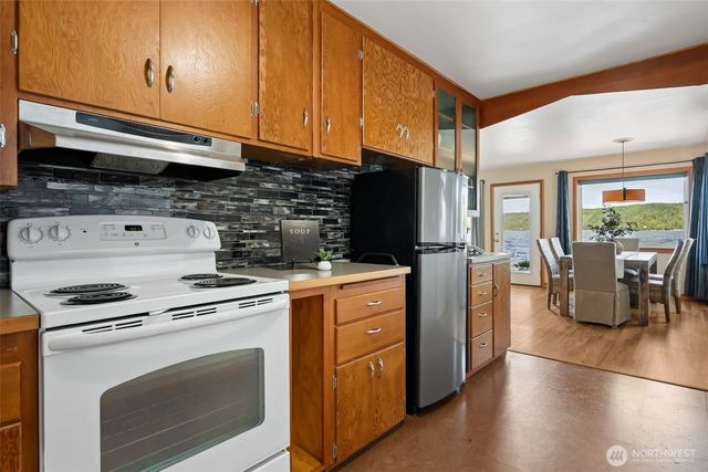 23830 N US Highway 101, Hoodsport, WA 98548